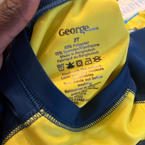 Well loved swim suit for boys 2T - Picture 2 of 4